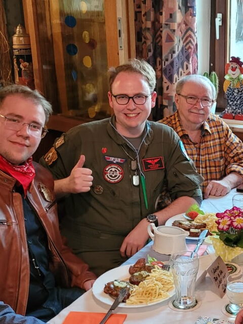Stephan Klotz auf der Fasent in Kappel-Grafenhausen mit seiner Familie und Freunden.